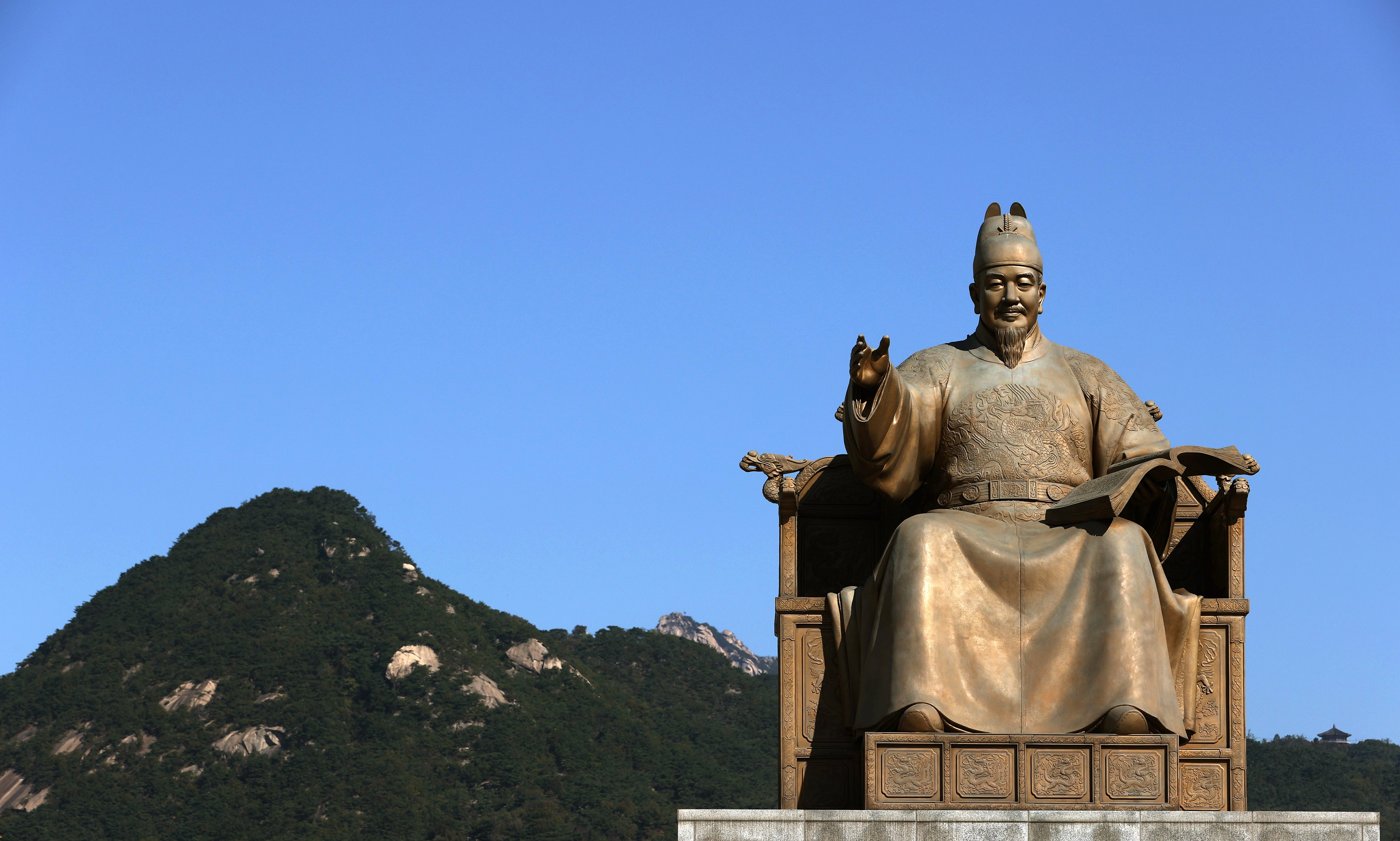 Introducing the King Sejong Hoodie: A Tribute to Knowledge and Legacy