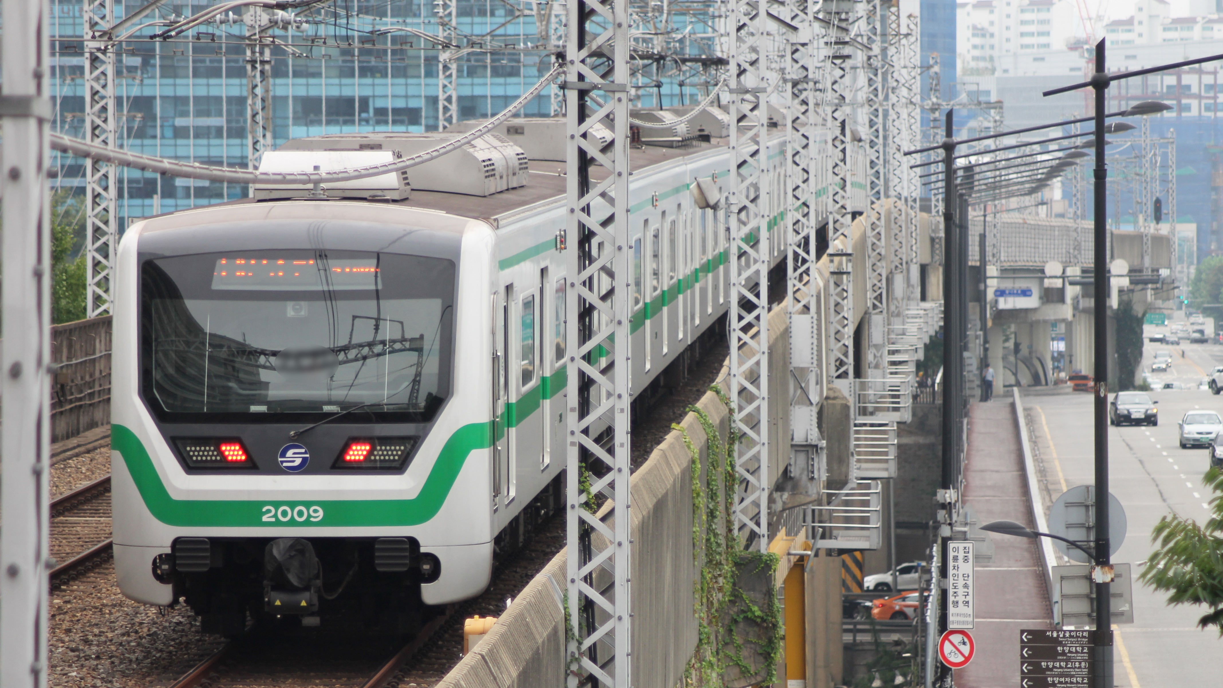 A New Soundtrack for Seoul's Subway Journey!